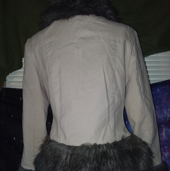 Cream corduroy gray fur jacket with military style - Picture 5 of 7